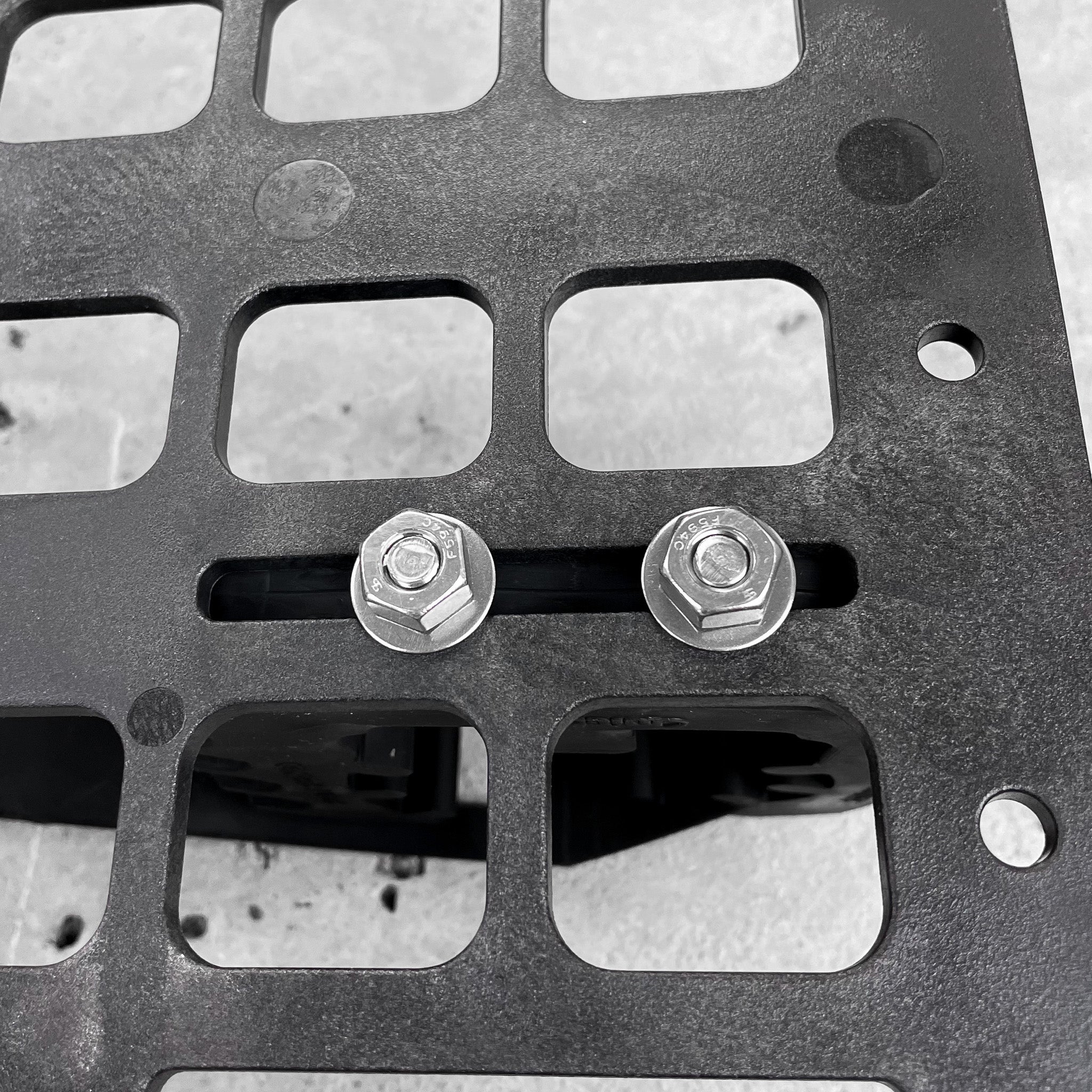 Quick Fist Clamp [Handguard] MOLLE Mount Rifle Clamps